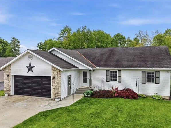 749 Country Club Dr, Howard, OH 43028
