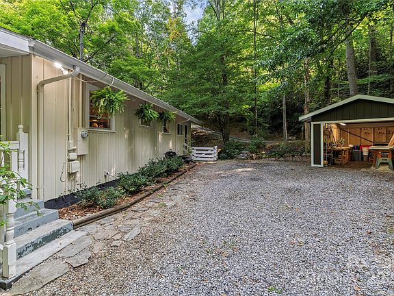 4th image of 55 Belle Flower Cir