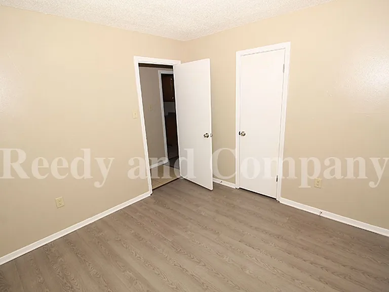 8401 Old Forge Rd — Photo 10