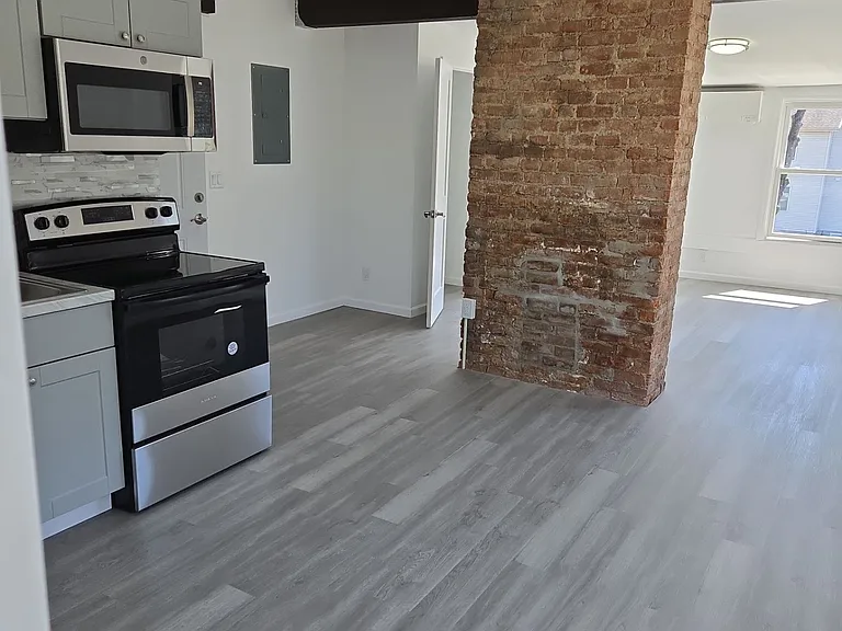 916 Wolcott Ave #6 — Photo 10