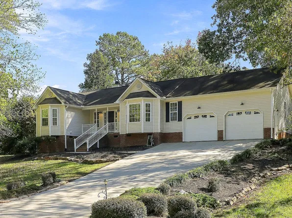 2352 Rowland Pond Dr, Willow Spring, NC 27592