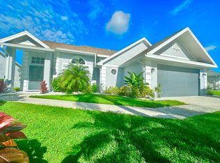 3639 Kent Dr, Naples, FL 34112