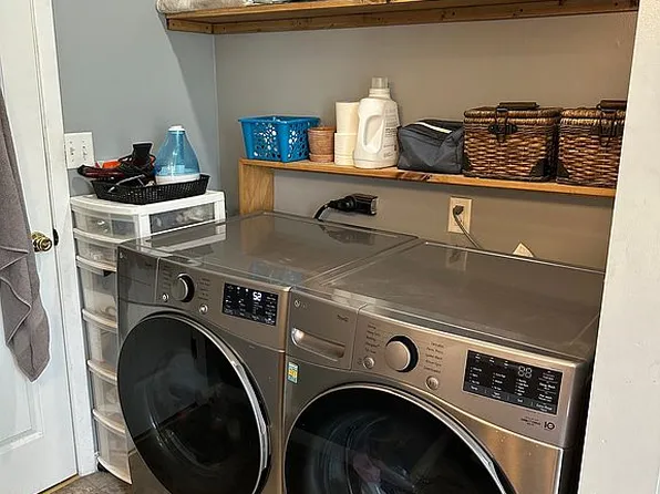 435 Peffer St, Harrisburg, PA 17102