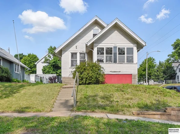 1822 N 38th St, Omaha, NE 68111