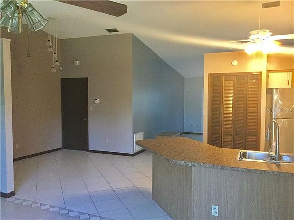 4th image of 2075 S Old Mill Dr