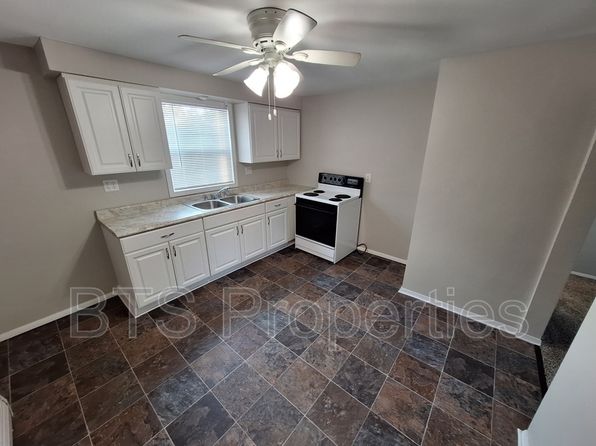 305 N Pleasant View St #1, Elmwood, IL 61529