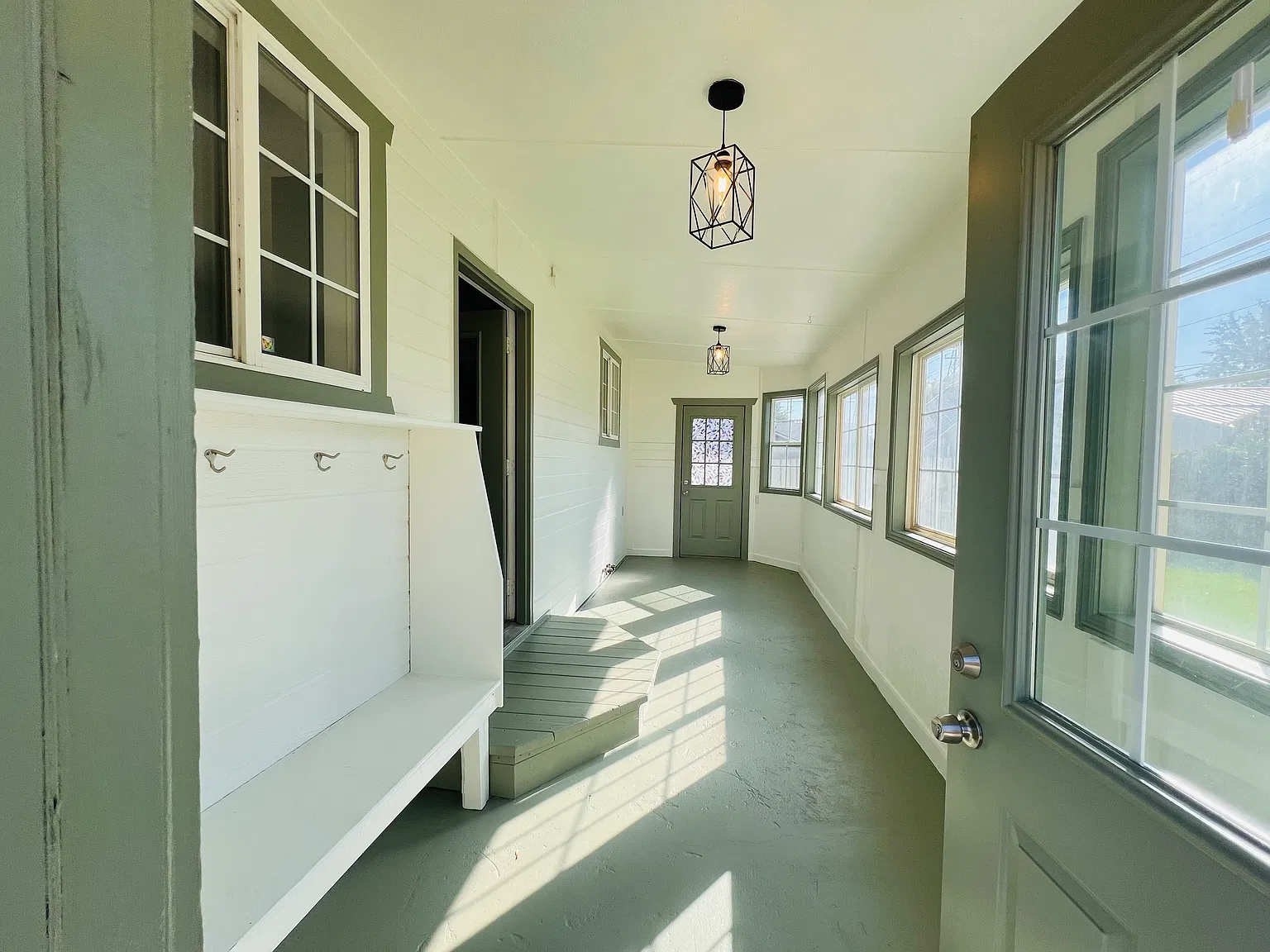 3 bed, 1584 sqft, $2,300 — Photo 3