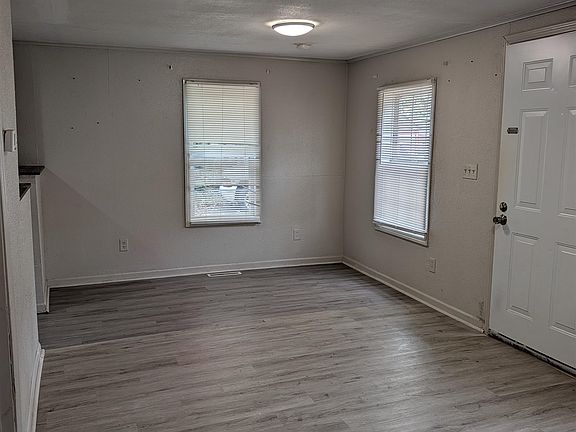 5th image of 1108 Ellet St