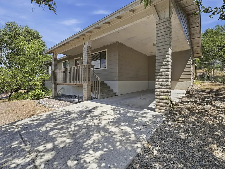 4739 E Julie Dr — Photo 2