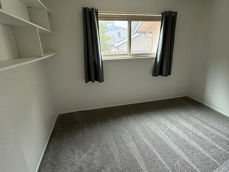 561 Princeton Pl — Photo 12