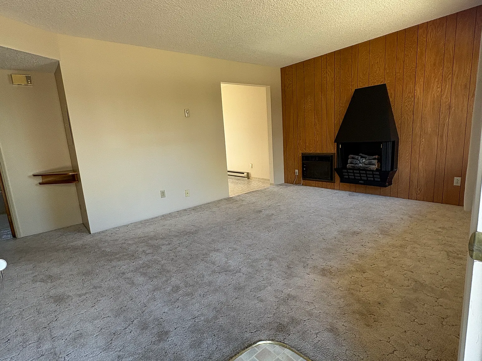 2 bed, $1,095 — Photo 2