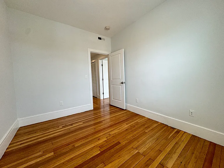 301 Hancock St #3 — Photo 13
