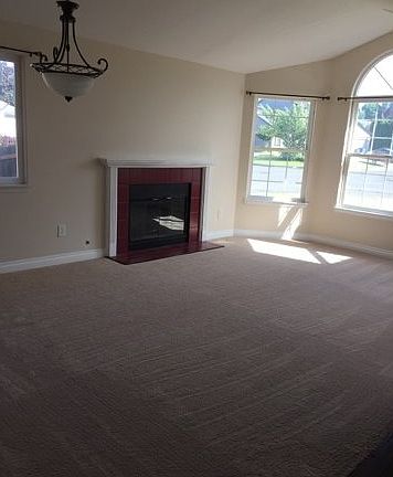 3rd image of 15706 NE Hickory St
