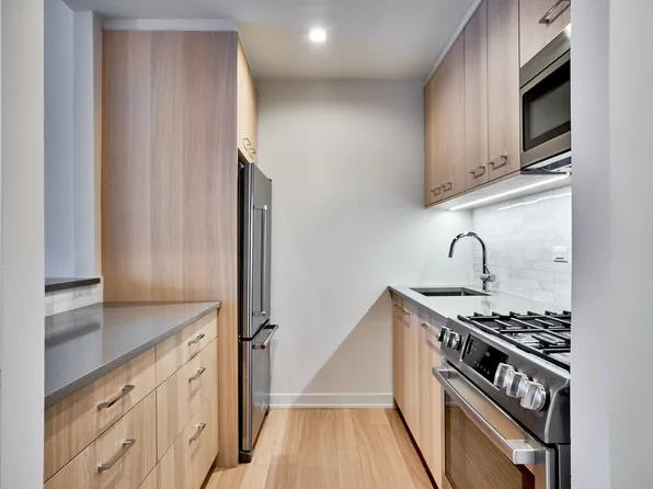 1 Columbus Place image 6 of 29