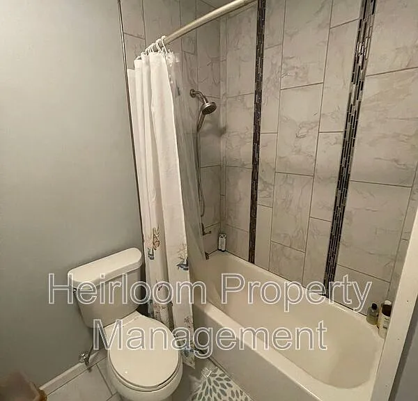 2317 W 9th St #3 — Photo 14