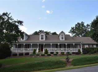3084 Mountain Laurel Dr, Lenoir, NC 28645