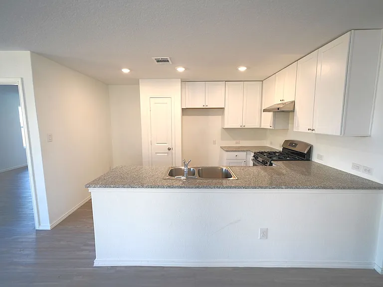 10807 Hernando Ct — Photo 13