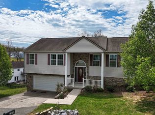 1410 Sherwood Dr, Christiansburg, VA 24073