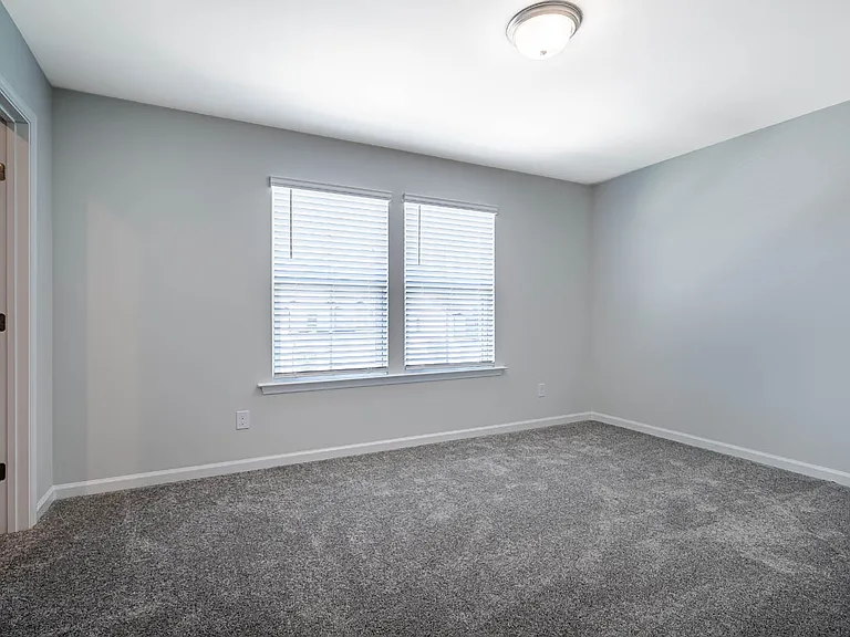 1400 Hollyview Ave — Photo 35
