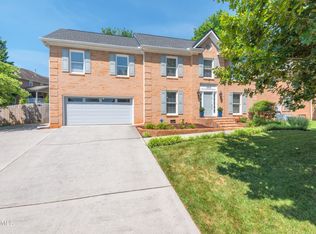 8904 Straw Flower Dr, Knoxville, TN 37922
