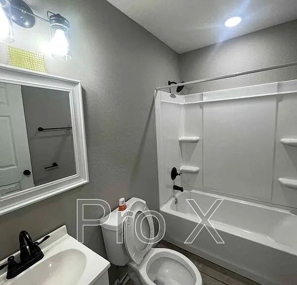 206 N Wall Ave — Photo 7