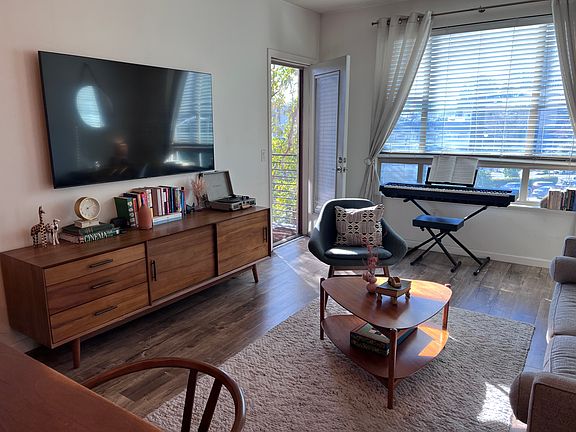 2nd image of 100 S Alameda St Unit 364