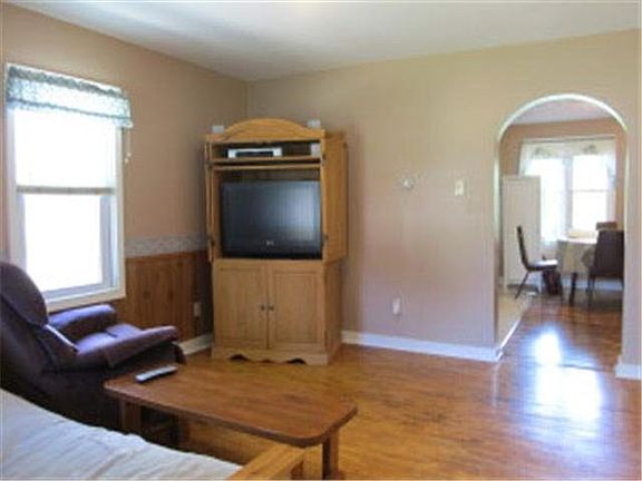 4th image of 612 E MT FAITH AVE
