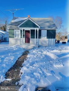 127 Roosevelt Ave, Dover, DE 19901
