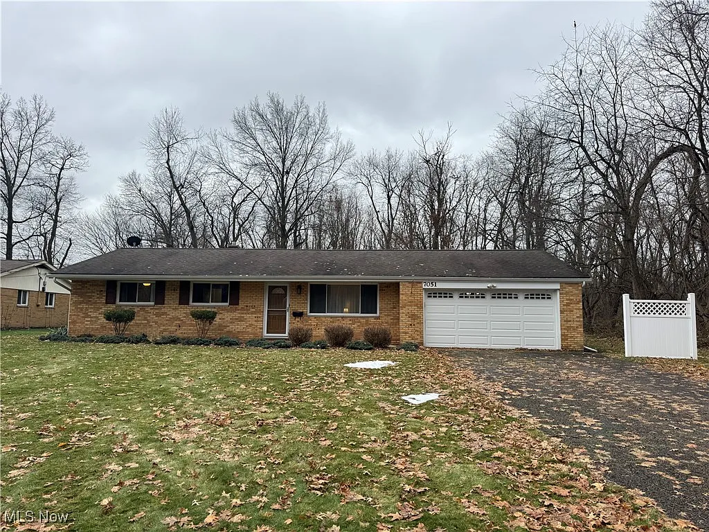 7051 Dogwood Ln photo 1