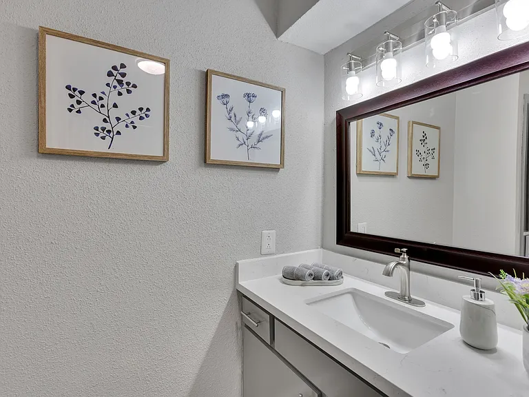 One Bedroom Bathroom Model