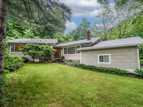 17 Lakewood Terrace, New Milford, CT 06776