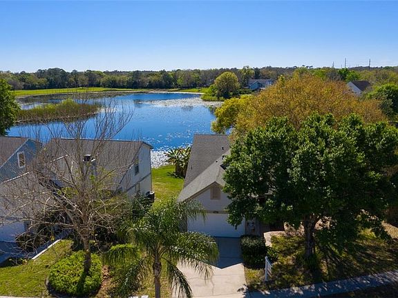 2nd image of 9941 Aloma Bend Ln