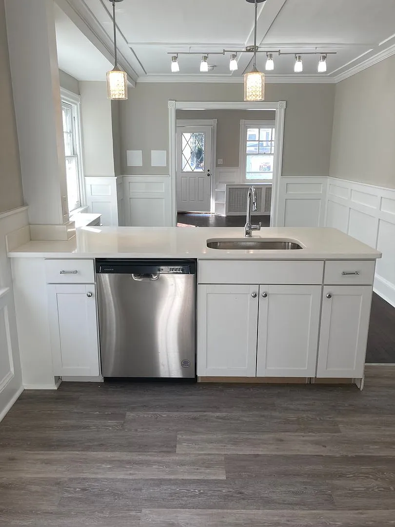 Short Term Rental - Fully Renovated - 5 Bed/2.5 Bath Home - Great Bryn Mawr Locations — Photo 4