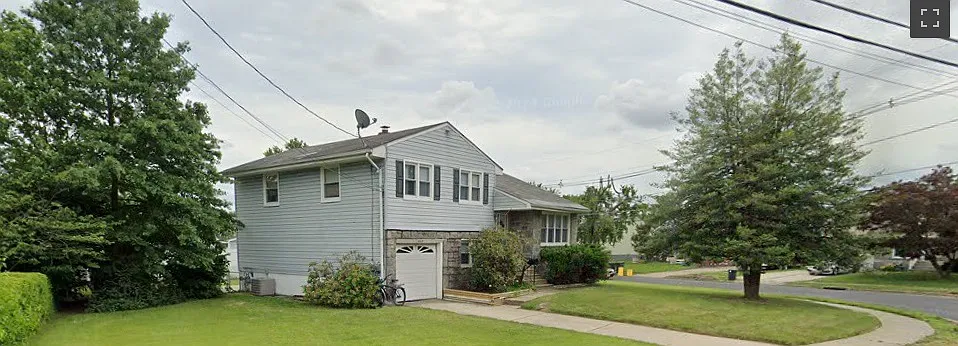 3 bed, 1.5 bath, 1520 sqft, $2,700 — Photo 2