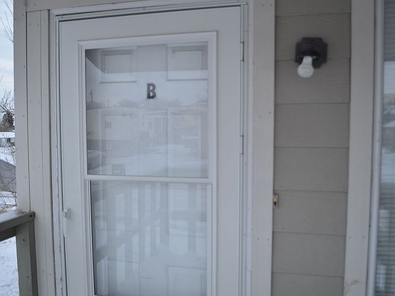 3rd image of 2331 S McKinley St APT B