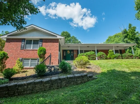 78 Sun Valley Way, Morris Plains Boro, NJ 07950