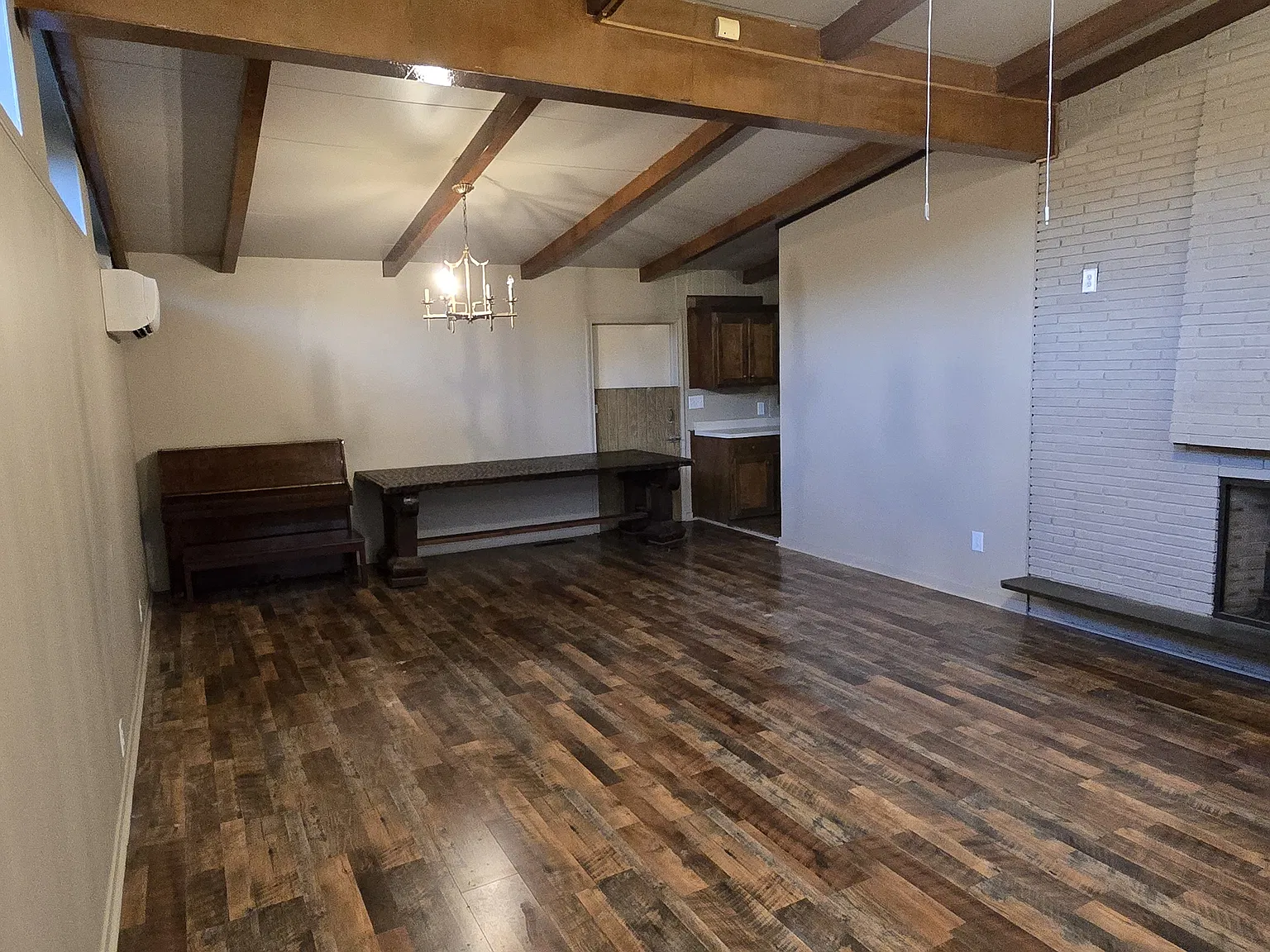 4 bed, 2100 sqft, $2,000 — Photo 3