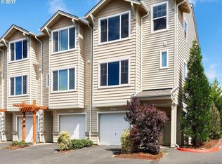 10775 NE Gateway Pl, Hillsboro, OR 97006