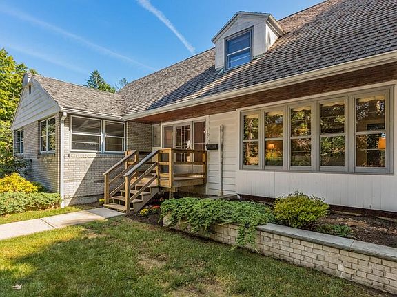 4th image of 150 Churchills Ln
