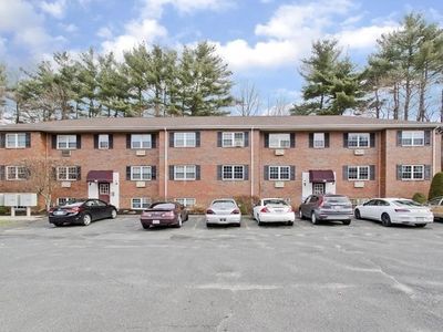 10 Maple Crest Cir APT E, Holyoke, MA, 01040
