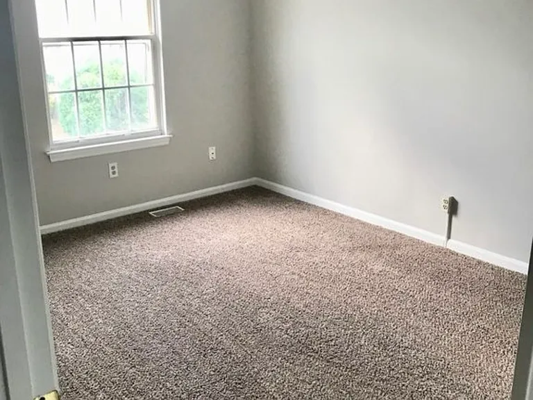 14 Andrew Ct — Photo 3