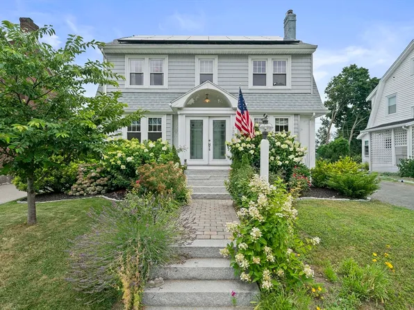 1384 Quincy Shore Dr, Quincy, MA 02169