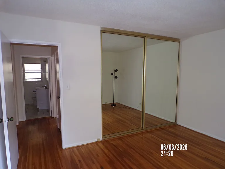 5832 Bowcroft St #4 — Photo 12