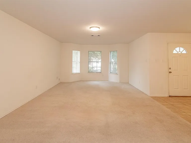 11308 Blairview Ln — Photo 4