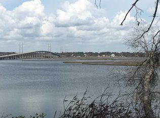 432 Sunrise Ct, Emerald Isle, NC 28594