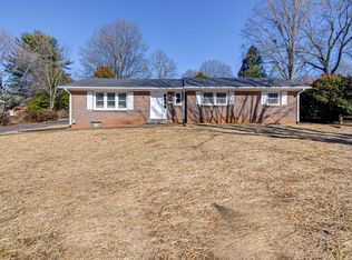1465 Brookwood Dr, Winston Salem, NC 27106