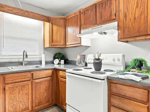 2425 Old Greensboro Rd, Winston Salem, NC 27101