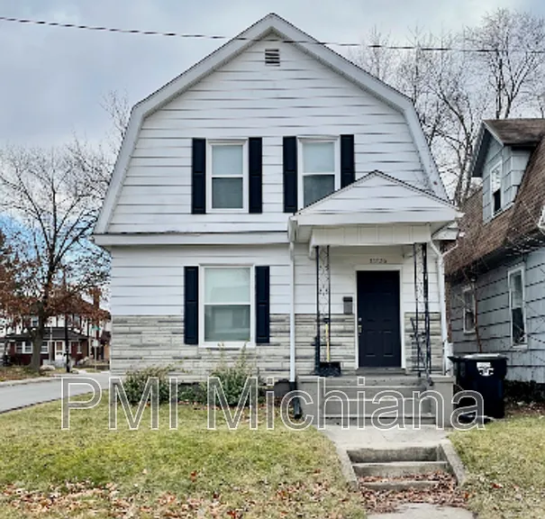 1226 E Madison St — Photo 22