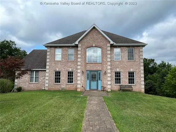 217 Northwoods Dr, Eleanor, WV 25070