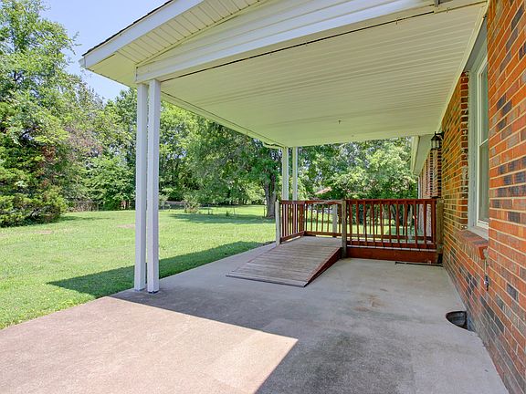 4th image of 521 Cheatham Dr